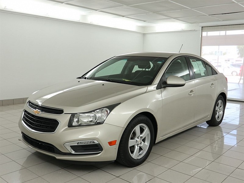 Pre-Owned 2016 Chevrolet Cruze Limited 4d Sedan LT w/1LT Auto Mid-Size